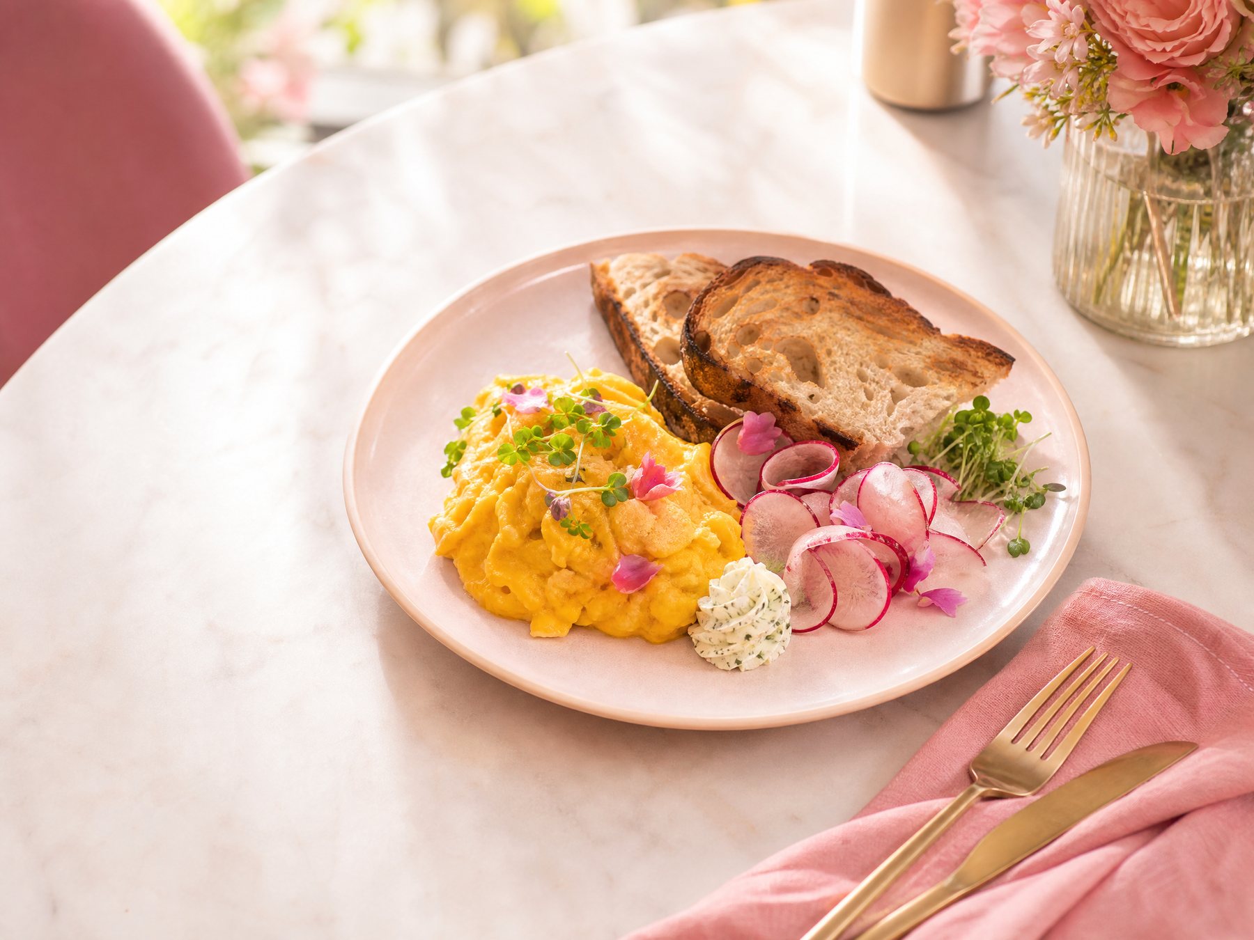 Stół z daniami Bistro Nachemii